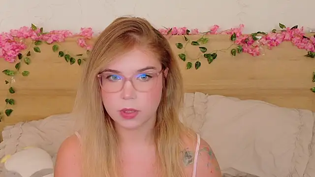 Lilith Bonheur online show from 11-03-25, 09:05