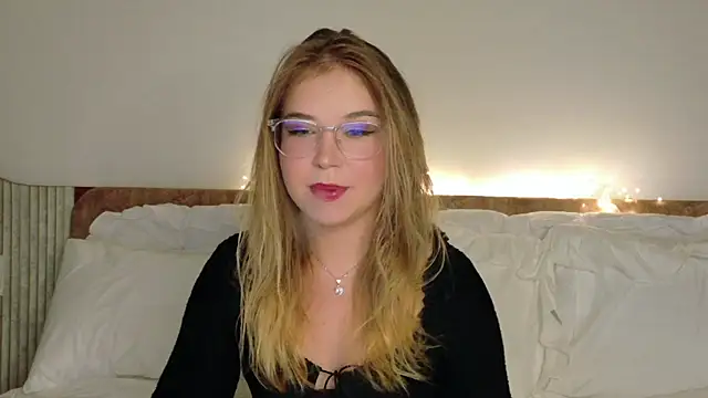 Snapshot of Lilith_Bonheur chatting on 02-01-26, 02:59 Lilith Bonheur online show from 02-01-26, 02:59