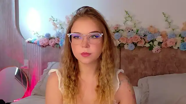 Lilith Bonheur online show from 04-30-26, 12:28