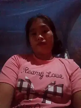 Snapshot of Luyen004 chatting on 09-18-25, 12:40 Luyen004 online show from 09-18-25, 12:40