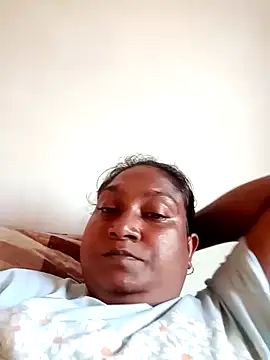 Snapshot of Indianqueen786 chatting on 09-15-25, 10:37 Indianqueen786 online show from 09-15-25, 10:37