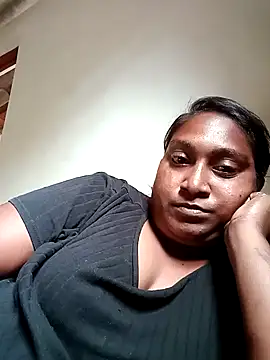 Snapshot of Indianqueen786 chatting on 10-17-25, 08:50 Indianqueen786 online show from 10-17-25, 08:50