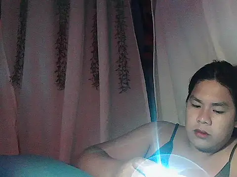 Huntrix2025 online show from 12-22-25, 01:30