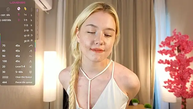 Snapshot of Flirty_lee chatting on 10-01-25, 02:12 Flirty lee online show from 10-01-25, 02:12