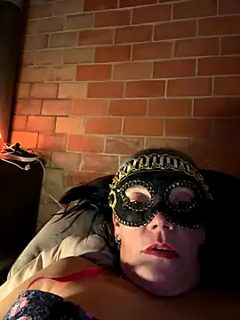 Rosabraguitas online show from 10-25-25, 01:57