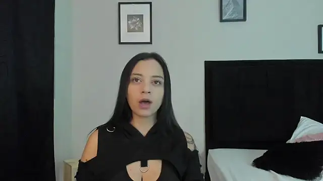 Snapshot of Sab_Brand chatting on 10-24-25, 07:21 Sab Brand online show from 10-24-25, 07:21