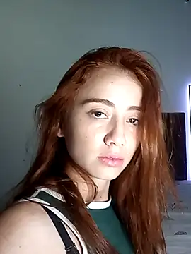 Snapshot of Antonella_RiosFG chatting on 09-21-25, 01:29 Antonella RiosFG online show from 09-21-25, 01:29