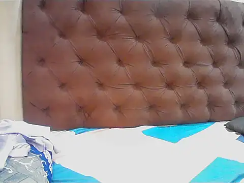 Snapshot of short_girl_ chatting on 10-15-25, 04:29 short girl  online show from 10-15-25, 04:29