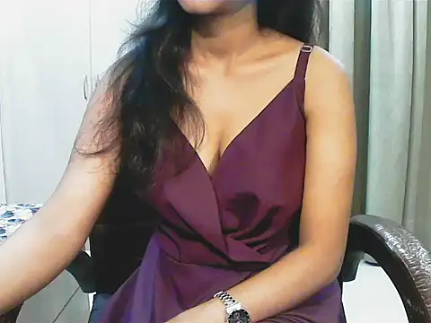 short girl  online show from 11-17-25, 04:35