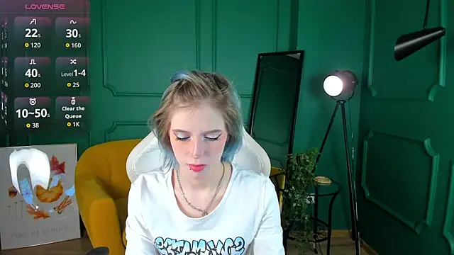 Snapshot of MorgyAsuna_ chatting on 10-15-25, 01:33 MorgyAsuna online show from 10-15-25, 01:33