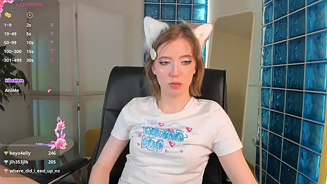 Snapshot of MorgyAsuna_ chatting on 11-15-25, 06:37 MorgyAsuna online show from 11-15-25, 06:37