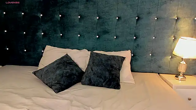 LiilyAdams online show from 11-25-25, 08:09