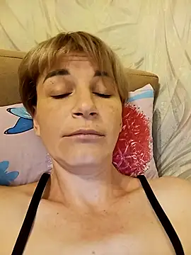 Snapshot of SweetKiss96 chatting on 09-29-25, 06:35 SweetKiss96 online show from 09-29-25, 06:35