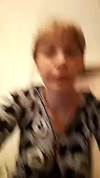 Snapshot of SweetKiss96 chatting on 09-30-25, 06:46 SweetKiss96 online show from 09-30-25, 06:46