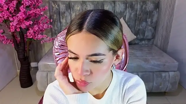 lilith4 s online show from 11-22-25, 08:19