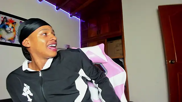 Snapshot of jordan_mm420 chatting on 12-22-25, 05:48 jordan mm420 online show from 12-22-25, 05:48