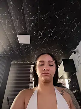 Snapshot of Isabella-Teen chatting on 06-17-26, 12:29 Isabella-Teen online show from 06-17-26, 12:29