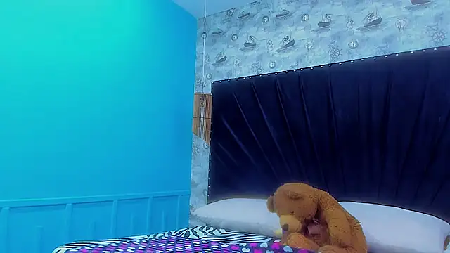 Snapshot of Karol-Horny chatting on 10-08-25, 01:53 Karol-Horny online show from 10-08-25, 01:53