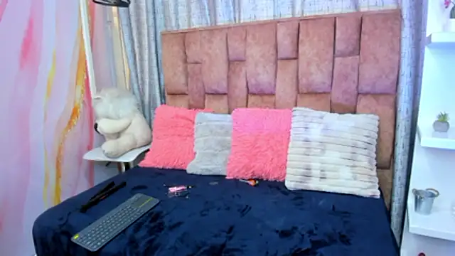 Snapshot of alix_noa chatting on 11-27-25, 07:27 alix noa online show from 11-27-25, 07:27