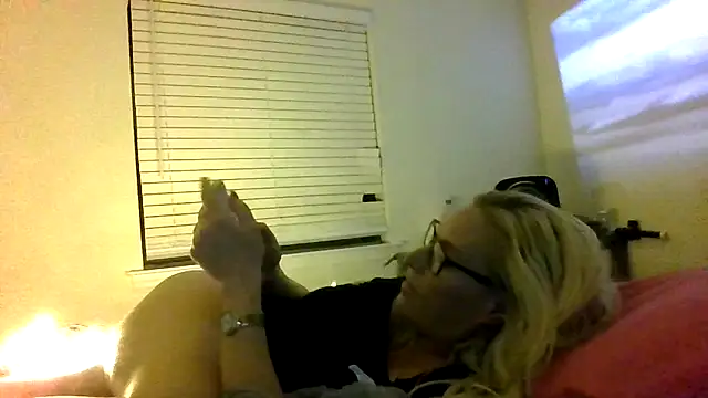 Snapshot of JemTastic chatting on 09-18-25, 01:40 JemTastic online show from 09-18-25, 01:40