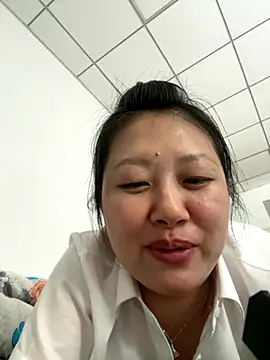 feifei1234 online show from 10-17-25, 04:37