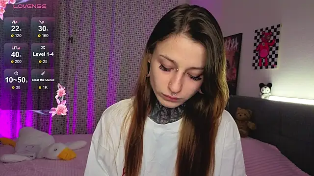 Snapshot of LilithPoison chatting on 10-18-25, 06:52 LilithPoison online show from 10-18-25, 06:52