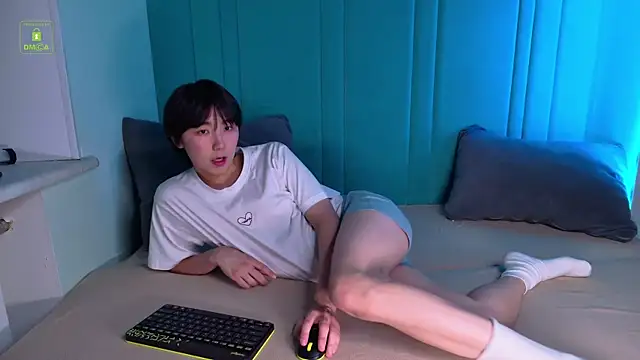 HeejinWang online show from 11-24-25, 08:19