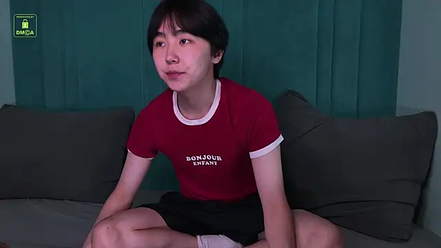 Snapshot of HeejinWang chatting on 06-14-26, 10:28 HeejinWang online show from 06-14-26, 10:28