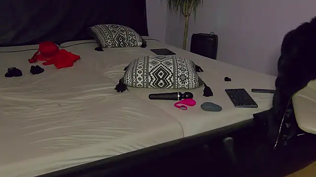 LustfulSin  online show from 11-03-25, 07:26