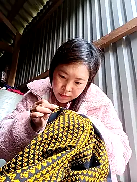 Snapshot of Siathong chatting on 09-28-25, 01:44 Siathong online show from 09-28-25, 01:44