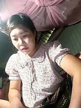 Snapshot of Siathong chatting on 10-07-25, 01:58 Siathong online show from 10-07-25, 01:58