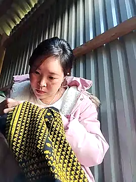 Snapshot of Siathong chatting on 10-09-25, 02:31 Siathong online show from 10-09-25, 02:31