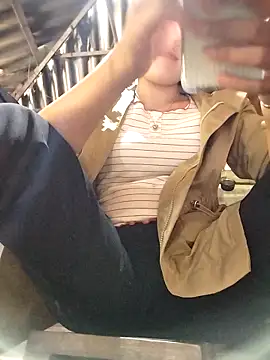 Snapshot of Siathong chatting on 10-11-25, 05:17 Siathong online show from 10-11-25, 05:17