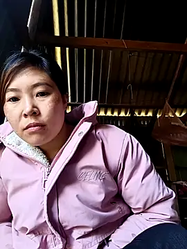 Snapshot of Siathong chatting on 10-23-25, 02:33 Siathong online show from 10-23-25, 02:33