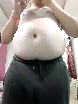 Snapshot of Love40777 chatting on 11-13-25, 06:18 Love40777 online show from 11-13-25, 06:18