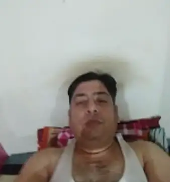 Snapshot of Love40777 chatting on 03-26-26, 05:18 Love40777 online show from 03-26-26, 05:18