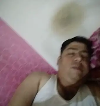 Snapshot of Love40777 chatting on 03-27-26, 08:19 Love40777 online show from 03-27-26, 08:19