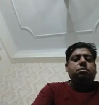 Snapshot of Love40777 chatting on 05-09-26, 04:45 Love40777 online show from 05-09-26, 04:45