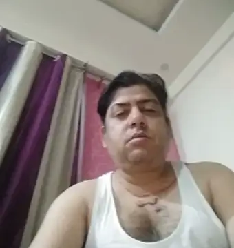 Snapshot of Love40777 chatting on 05-26-26, 06:37 Love40777 online show from 05-26-26, 06:37