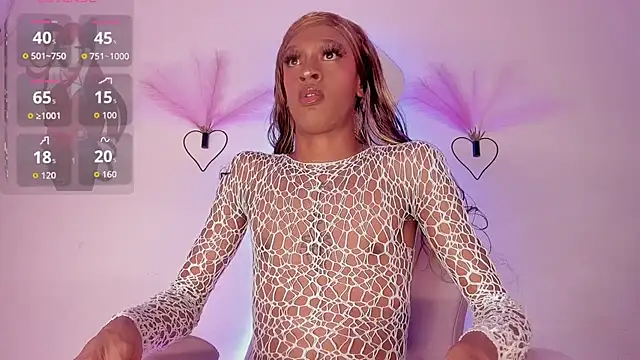 Snapshot of Mia_royal chatting on 02-25-26, 06:28 Mia royal online show from 02-25-26, 06:28