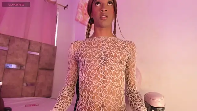 Mia royal online show from 06-13-26, 03:43