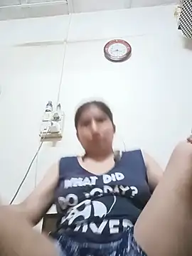 aliya-jaan71 online show from 06-10-26, 10:14