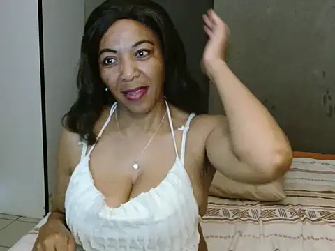 Snapshot of Lillyan_N chatting on 10-04-25, 07:50 Lillyan N online show from 10-04-25, 07:50
