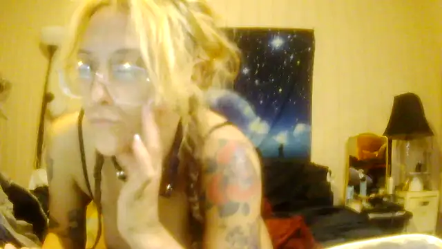 Snapshot of darnette_daisy chatting on 05-24-26, 04:06 darnette daisy online show from 05-24-26, 04:06
