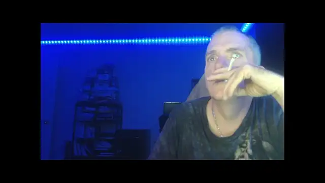 Snapshot of Sex_and_loves chatting on 10-23-25, 04:34 Sex and loves online show from 10-23-25, 04:34