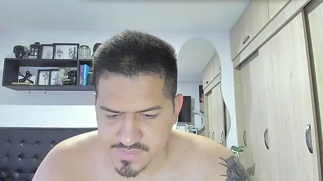 Snapshot of Arnolwilliams chatting on 09-19-25, 11:27 Arnolwilliams online show from 09-19-25, 11:27