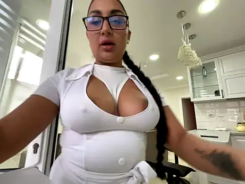 Snapshot of Sinaya-3 chatting on 11-25-25, 01:22 Sinaya-3 online show from 11-25-25, 01:22