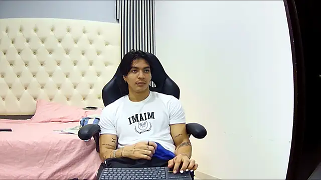 toji luxxer online show from 10-22-25, 03:07