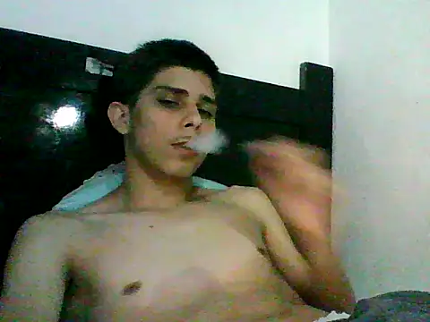 Snapshot of KingLamed chatting on 09-22-25, 04:14 KingLamed online show from 09-22-25, 04:14