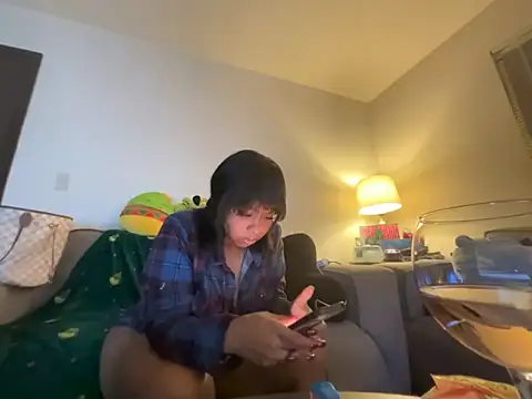 Snapshot of GoddessFatPuss chatting on 12-20-25, 06:42 GoddessFatPuss online show from 12-20-25, 06:42